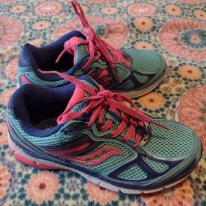 Nice Saucony Running Shoes, Girls Size 2M